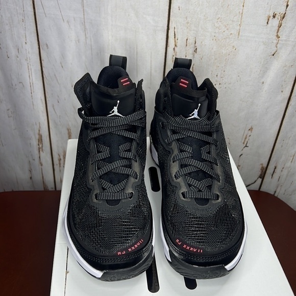 Nike Men's Air Jordan XXXVII Basketball ShoeNWT